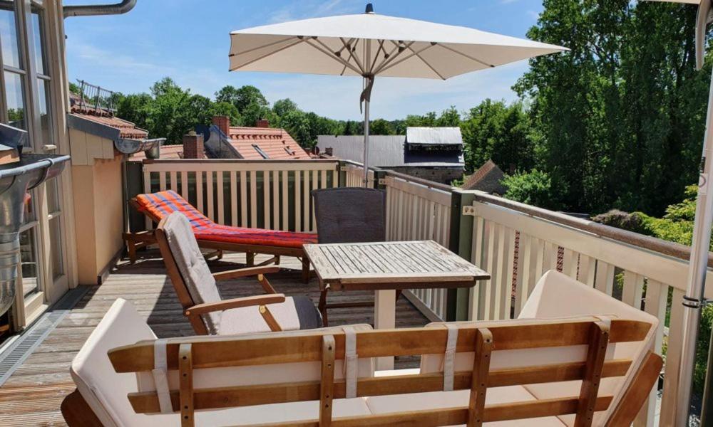 Loggiahaus Am Schloss, 5 Ferienwohnungen, Teils Mit Schloss- Und Seeblick 라인스베르크 외부 사진