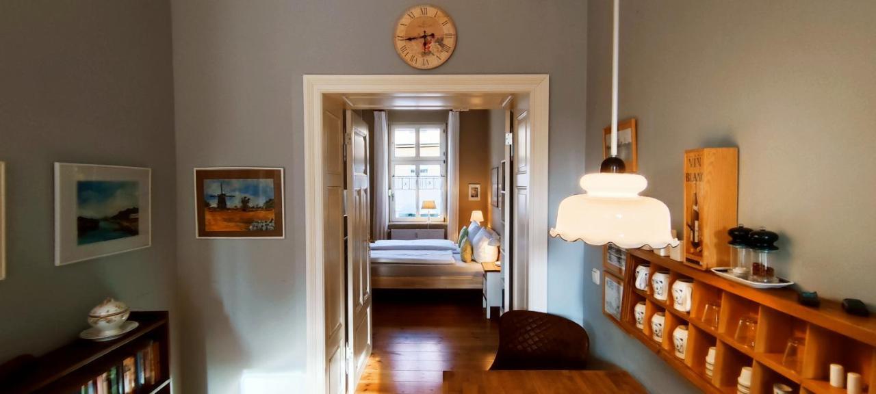 Loggiahaus Am Schloss, 5 Ferienwohnungen, Teils Mit Schloss- Und Seeblick 라인스베르크 외부 사진