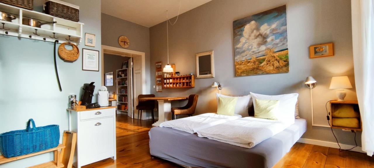 Loggiahaus Am Schloss, 5 Ferienwohnungen, Teils Mit Schloss- Und Seeblick 라인스베르크 외부 사진