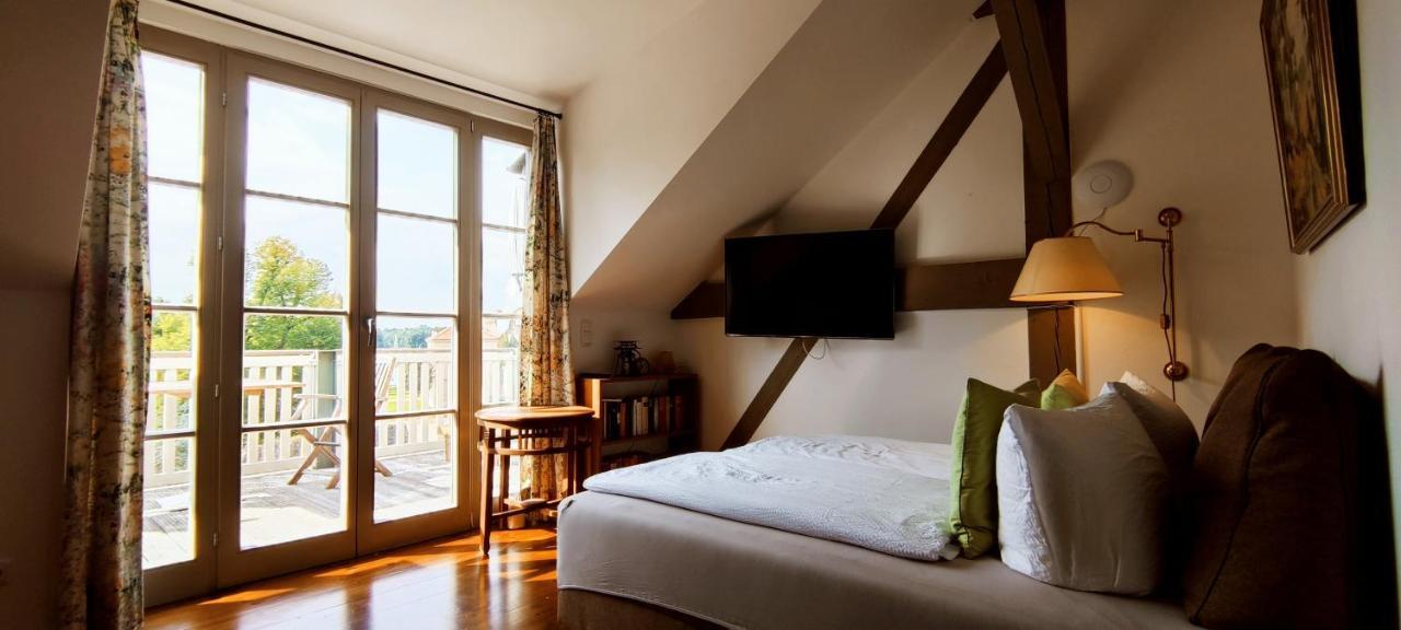 Loggiahaus Am Schloss, 5 Ferienwohnungen, Teils Mit Schloss- Und Seeblick 라인스베르크 외부 사진