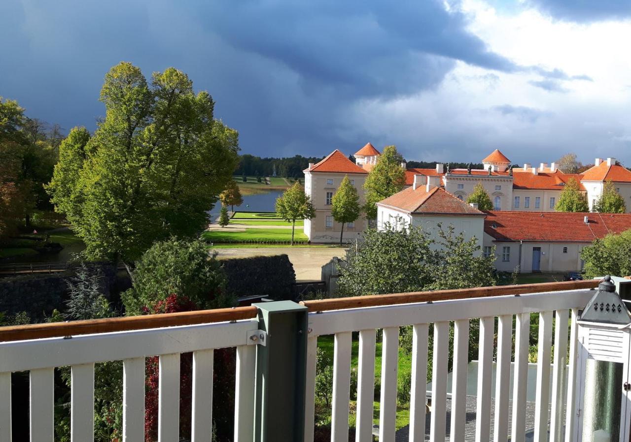 Loggiahaus Am Schloss, 5 Ferienwohnungen, Teils Mit Schloss- Und Seeblick 라인스베르크 외부 사진