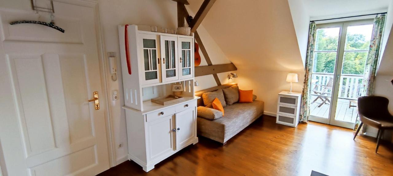 Loggiahaus Am Schloss, 5 Ferienwohnungen, Teils Mit Schloss- Und Seeblick 라인스베르크 외부 사진