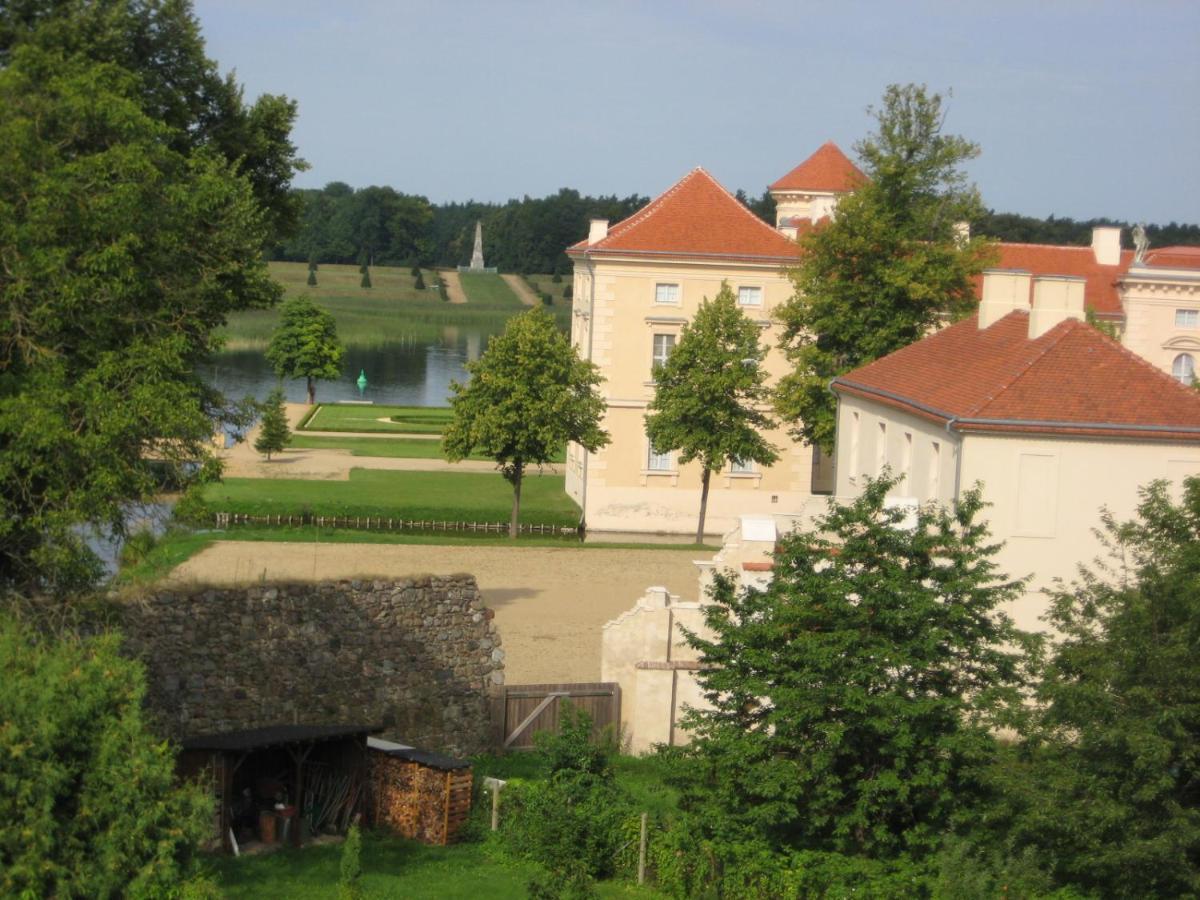 Loggiahaus Am Schloss, 5 Ferienwohnungen, Teils Mit Schloss- Und Seeblick 라인스베르크 외부 사진