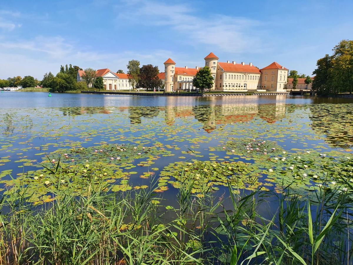 Loggiahaus Am Schloss, 5 Ferienwohnungen, Teils Mit Schloss- Und Seeblick 라인스베르크 외부 사진